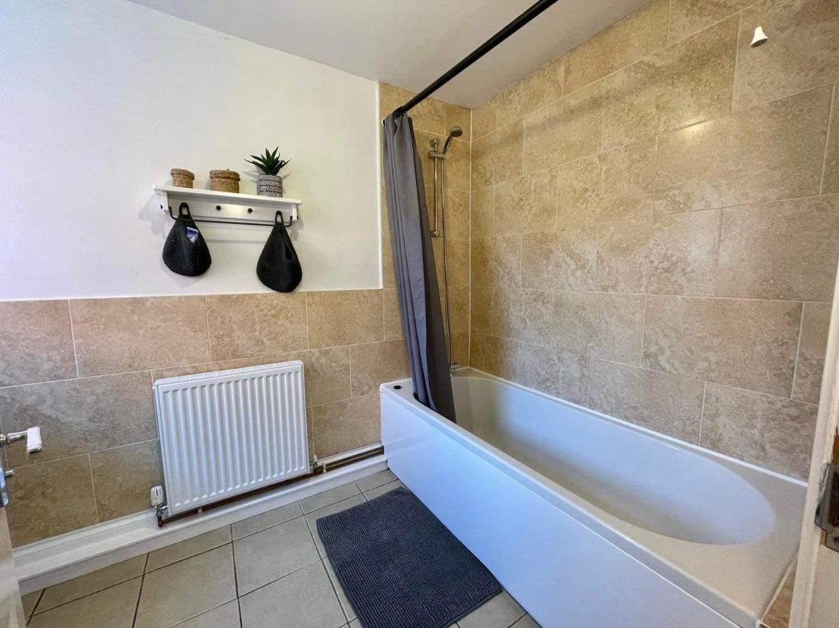Spacious 3 Bedroom Retreat For Professionals Kingston upon Hull Dış mekan fotoğraf